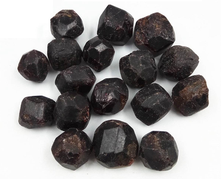 馬拉維到廣州進(jìn)口石榴石原石報(bào)關(guān)公司代理案例